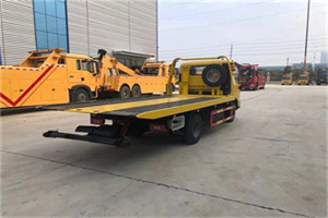 泽库非事故拖车